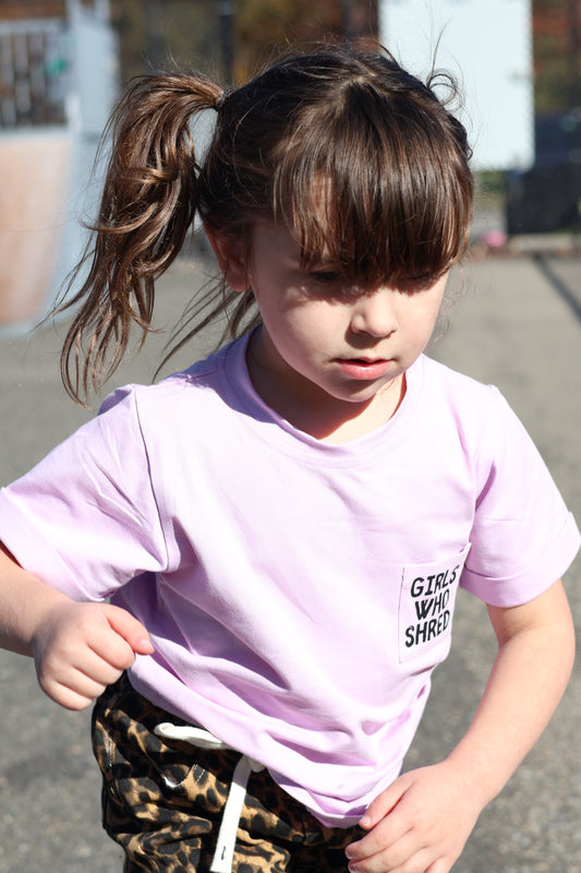 GIRLS WHO SHRED tee